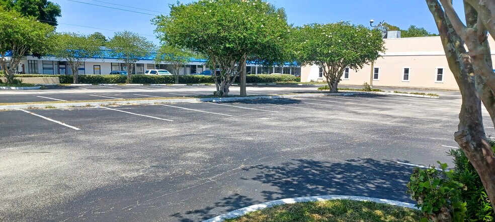 More Photos Of 499 S Nova Rd, Ormond Beach Schools For Sale