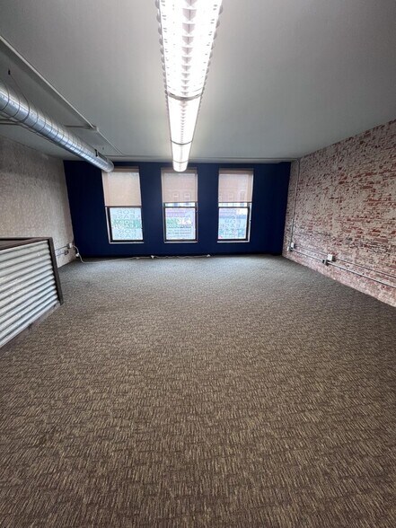 More Photos Of 318 S Broadway, Rochester General Retail For Sale