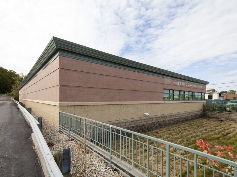 More Photos Of 530 N Cass Ave, Westmont Medical For Lease