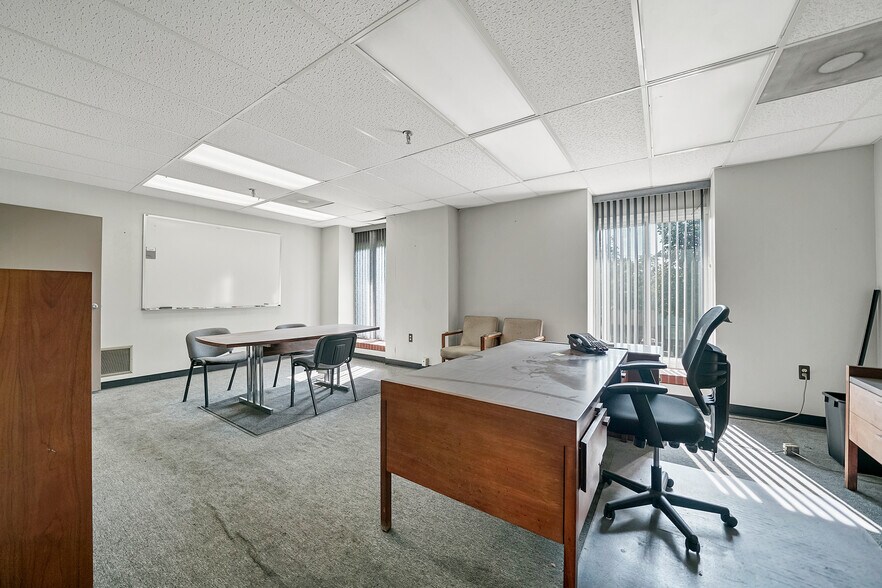 More Photos Of 25 Oakland Ave, Chester Warehouse For Sale