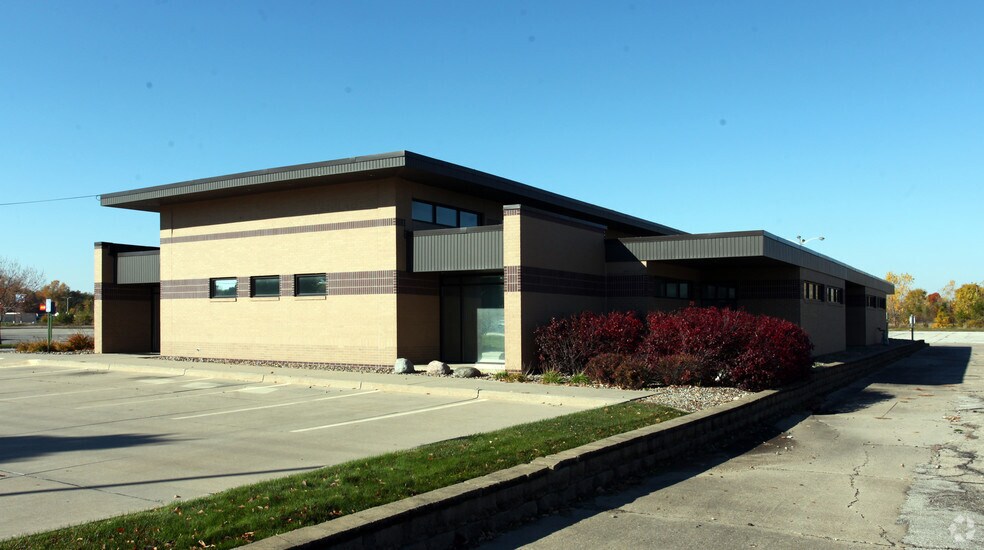 More Photos Of 1530 E Euclid Ave, Des Moines Medical For Sale