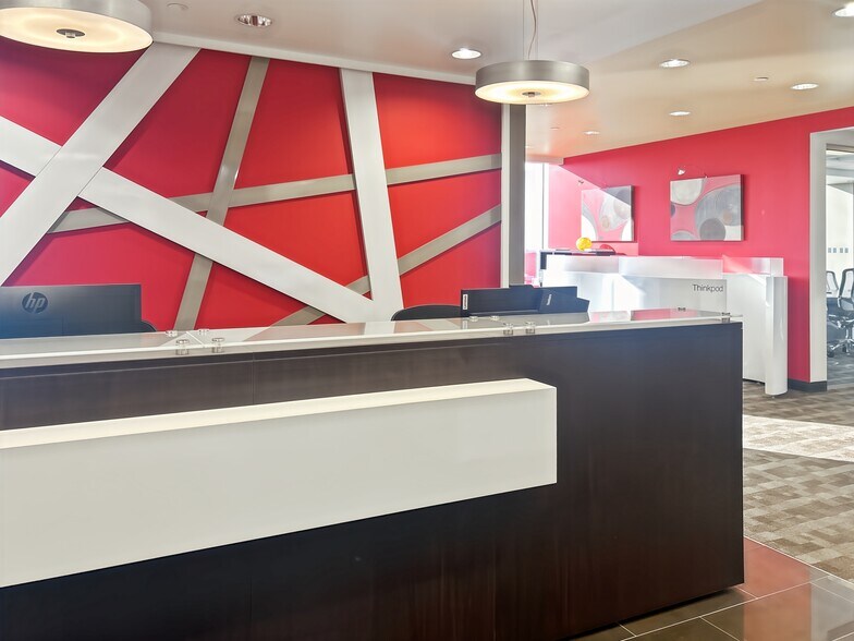 More Photos Of 1 W Court Sq, Decatur Coworking Space