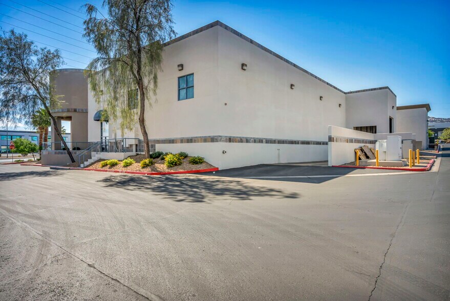 More Photos Of 159 N Gibson Rd, Henderson Warehouse For Sale