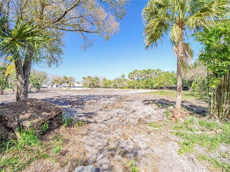 More Photos Of 690 6th Ave, Vero Beach Land For Sale
