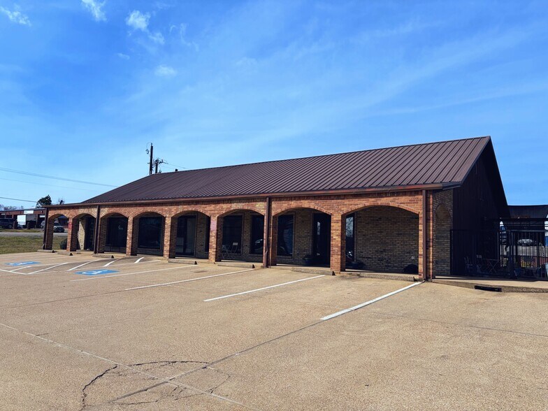 More Photos Of , Lindale General Retail For Sale