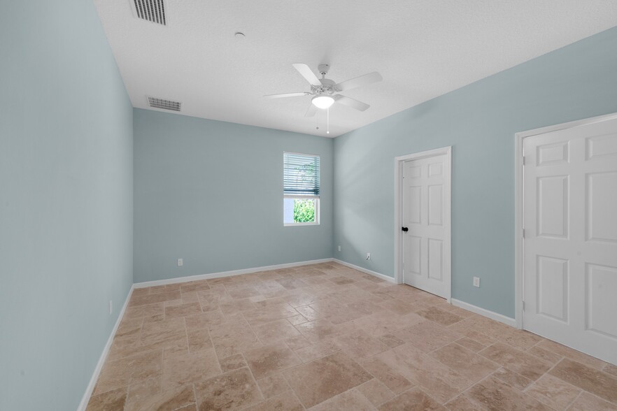 More Photos Of 401 18th St, Vero Beach Apartments For Sale