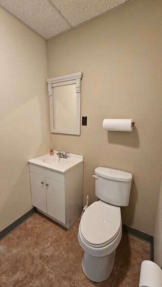 More Photos Of 1044 Industrial Dr, West Berlin Light Distribution For Lease