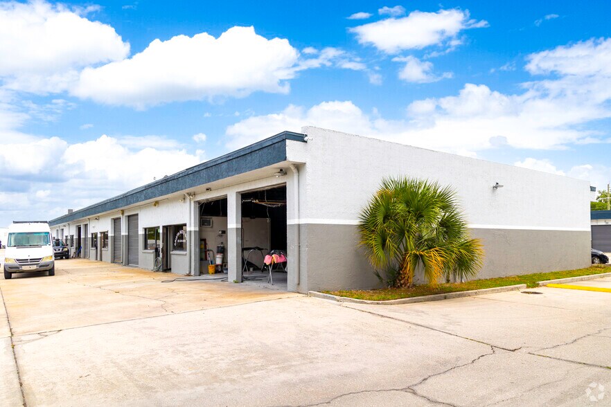 More Photos Of 4155 Dow Rd, Melbourne Unknown For Lease