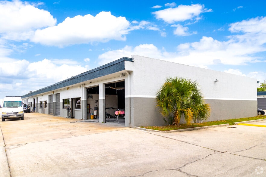 More Photos Of 4155 Dow Rd, Melbourne Unknown For Lease