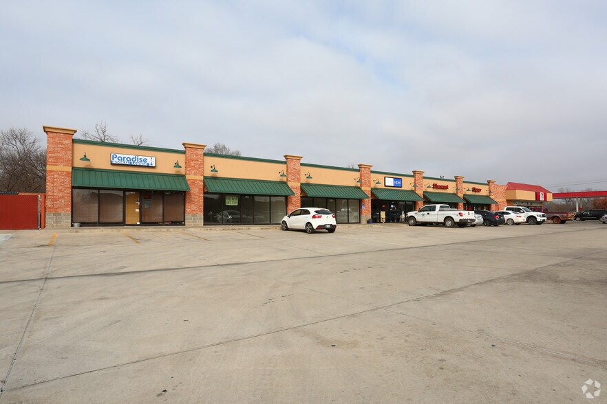 More Photos Of 1103-1123 E Constitution St, Norman Freestanding For Lease