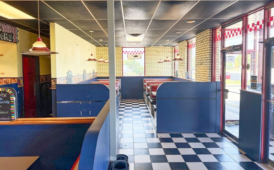 More Photos Of 144 Hartzel Rd, St Catharines Restaurant For Sale