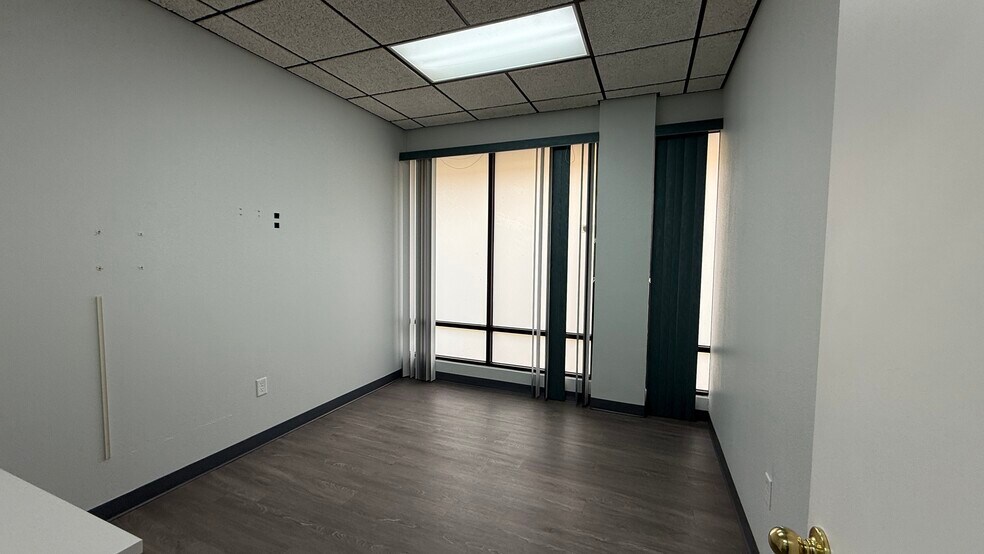 More Photos Of 1941 E 37th St, Odessa Office For Sale
