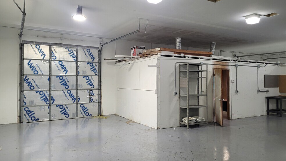 More Photos Of 8132 Cormel St, Port Richey Industrial For Lease