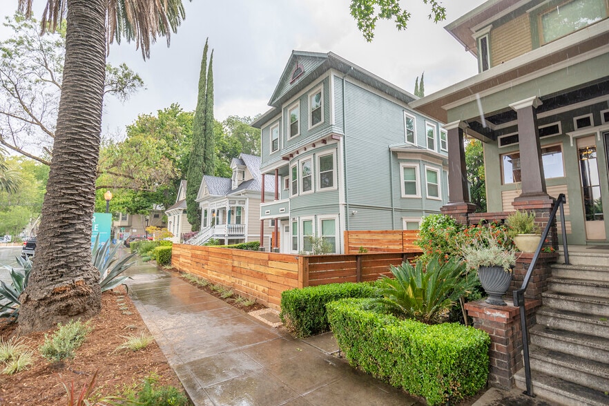 More Photos Of 2409 I St, Sacramento Apartments For Sale
