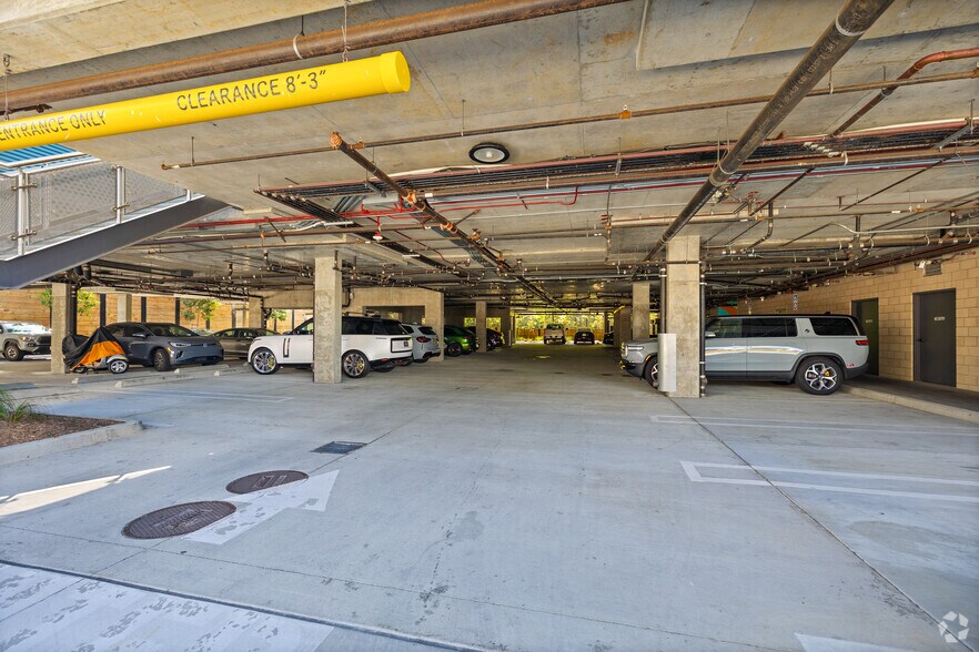 More Photos Of 330 S Cedros Ave, Solana Beach Apartments For Lease