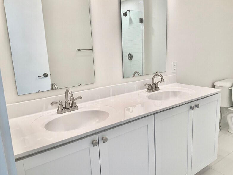 More Photos Of 56 Calvert St, Harrison Apartments For Sale