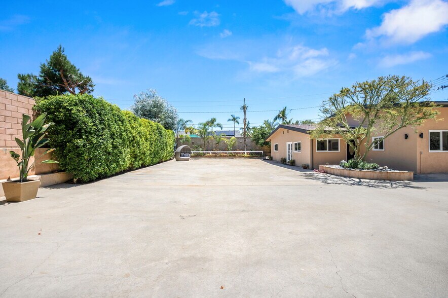 More Photos Of 5905 Old Wheeler Rd, La Verne Assisted Living For Lease