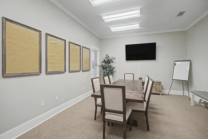 More Photos Of 3506 Washington Ave, Gulfport Office For Lease
