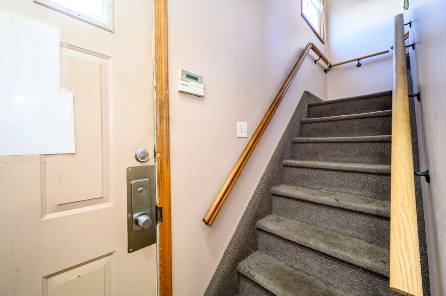 More Photos Of 511 W Westfield Ave, Roselle Park Storefront Retail Residential For Sale