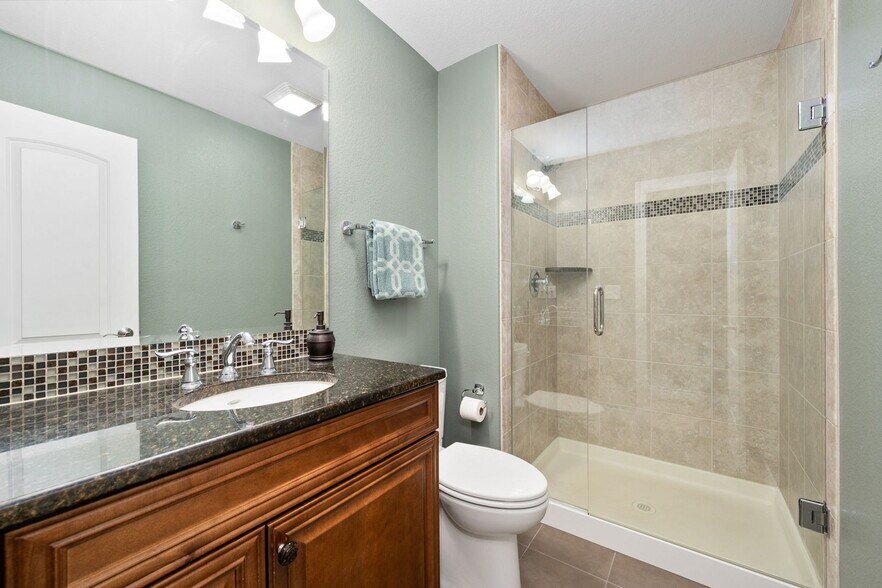 More Photos Of 13299 E County Line Rd, Longmont Flex For Sale