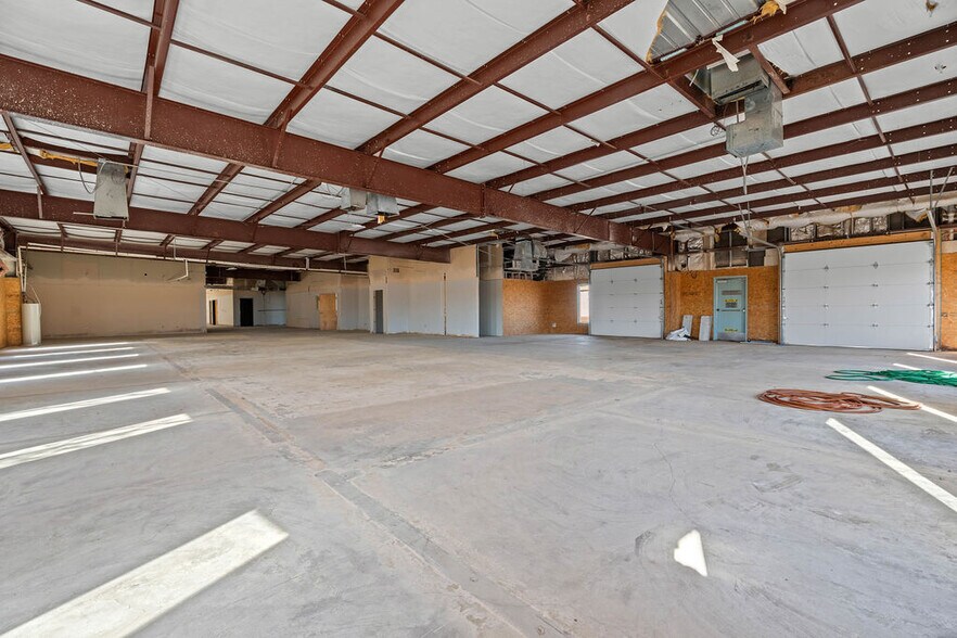 More Photos Of 1109 Kemper St, Lubbock Warehouse For Lease