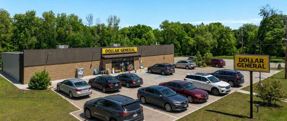 More Photos Of 1106 4th Ave NW, Minot General Retail For Sale