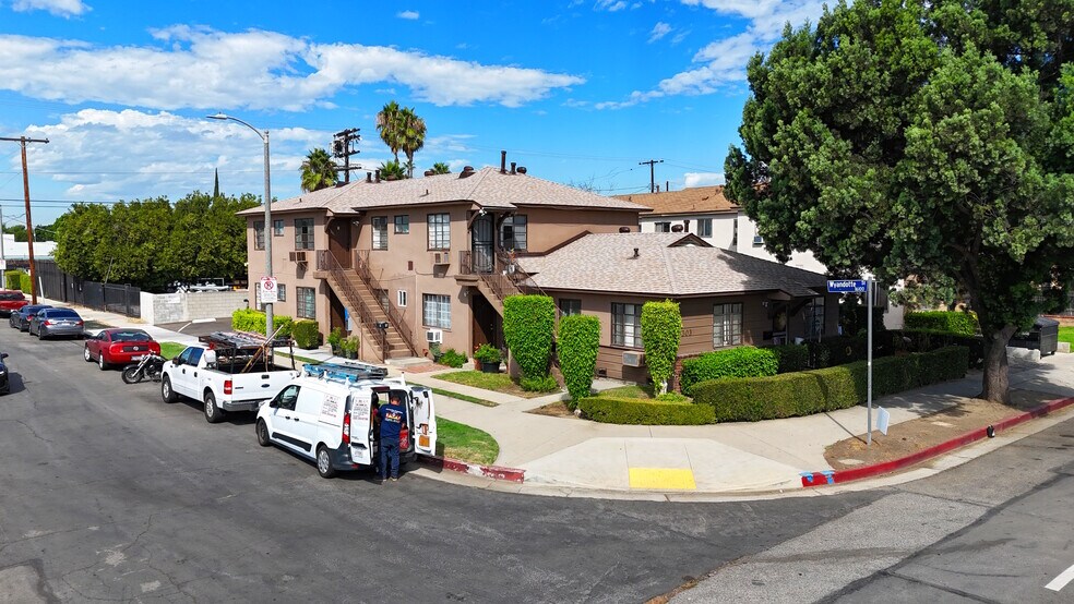 More Photos Of 7303 Woodley Ave, Van Nuys Apartments For Sale