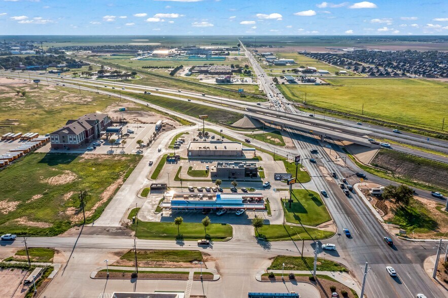 More Photos Of 7907 82nd St, Wolfforth Fast Food For Sale