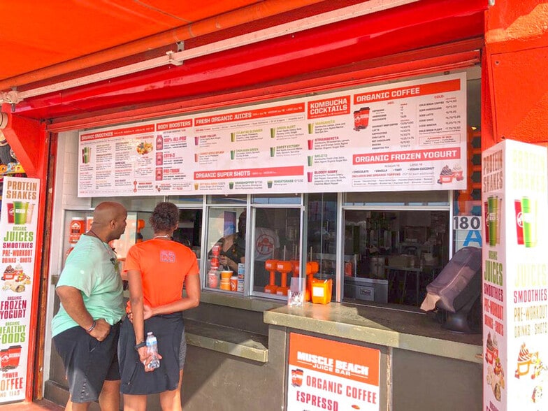 More Photos Of 1809 Ocean Front Walk, Venice Restaurant For Lease