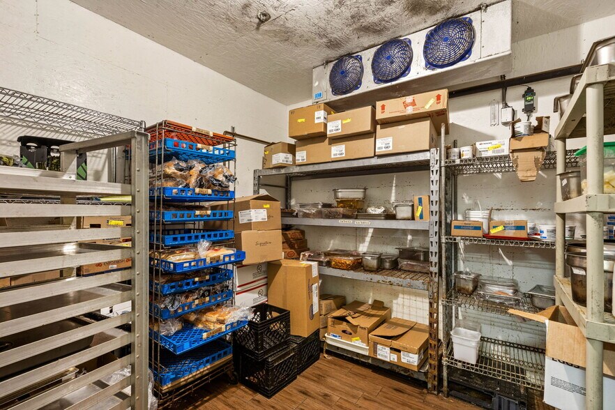 More Photos Of 5100-N Star Blvd, Great Falls Storefront Retail Office For Sale