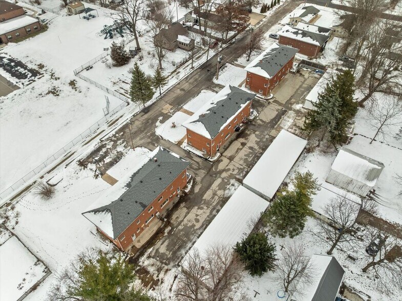 More Photos Of 218 Carolyn Ln, Eureka Apartments For Sale