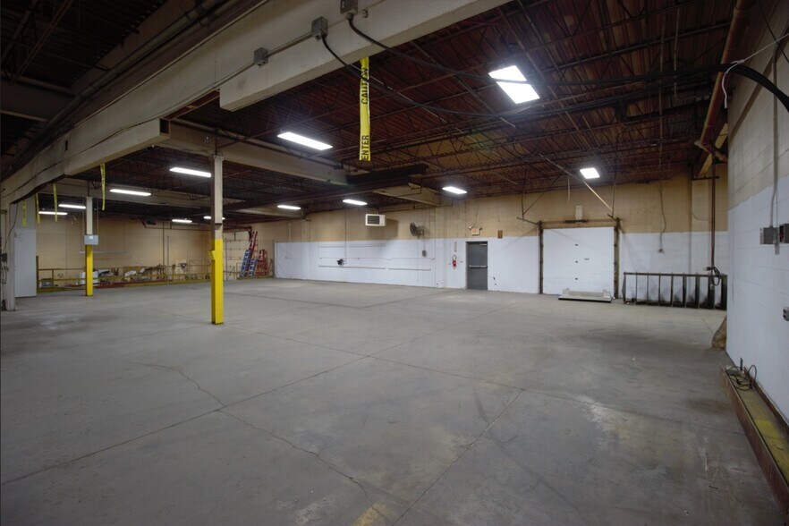 More Photos Of 2025 Brighton Henrietta Town Line Rd, Rochester Manufacturing For Lease