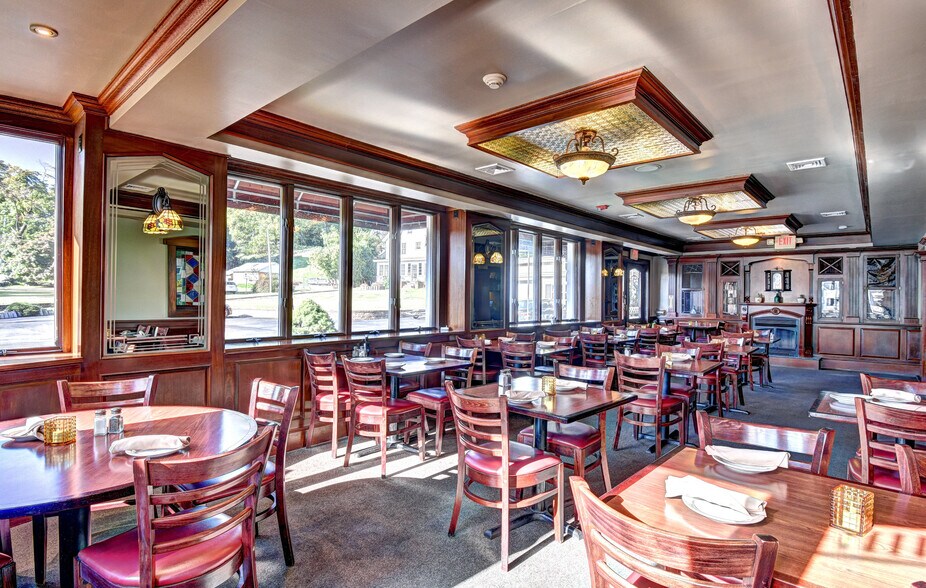 More Photos Of 337 N Liberty Dr, Tomkins Cove Restaurant For Sale