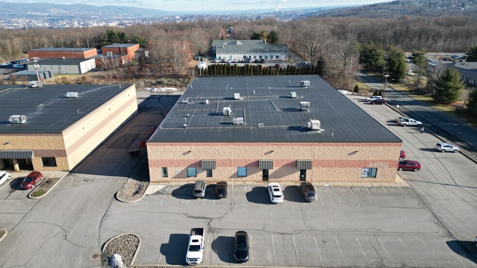 More Photos Of 2200 Stafford Ave, Scranton Showroom For Lease
