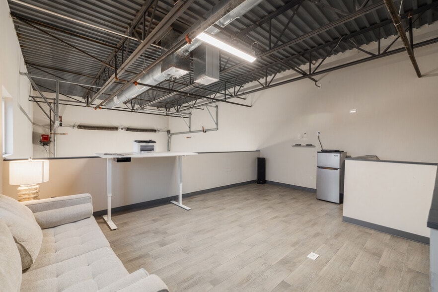 More Photos Of 1435 FM 1463 Rd, Katy Showroom For Sale