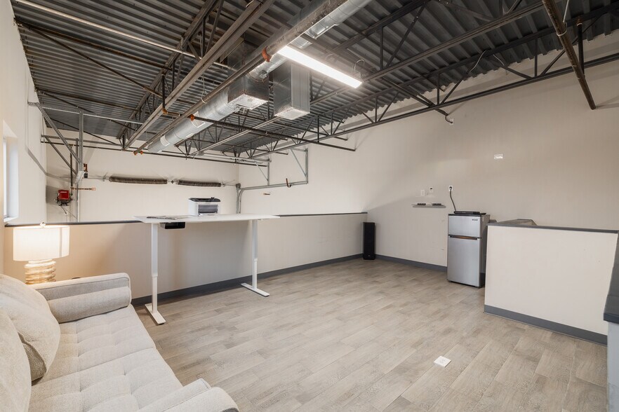 More Photos Of 1435 FM 1463 Rd, Katy Showroom For Sale