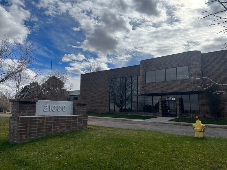 Primary Photo Of 21000 E 32nd Pky, Aurora Manufacturing For Lease