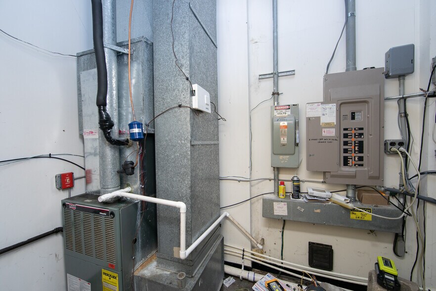 More Photos Of 740 N Broad St, Woodbury Land For Lease