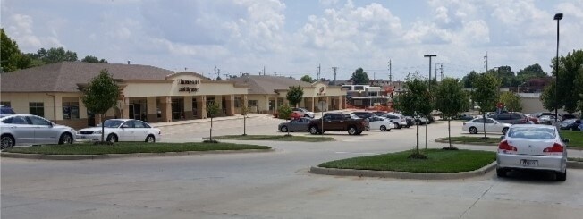 More Photos Of 1005 Middlebrook Dr, Liberty Office For Lease