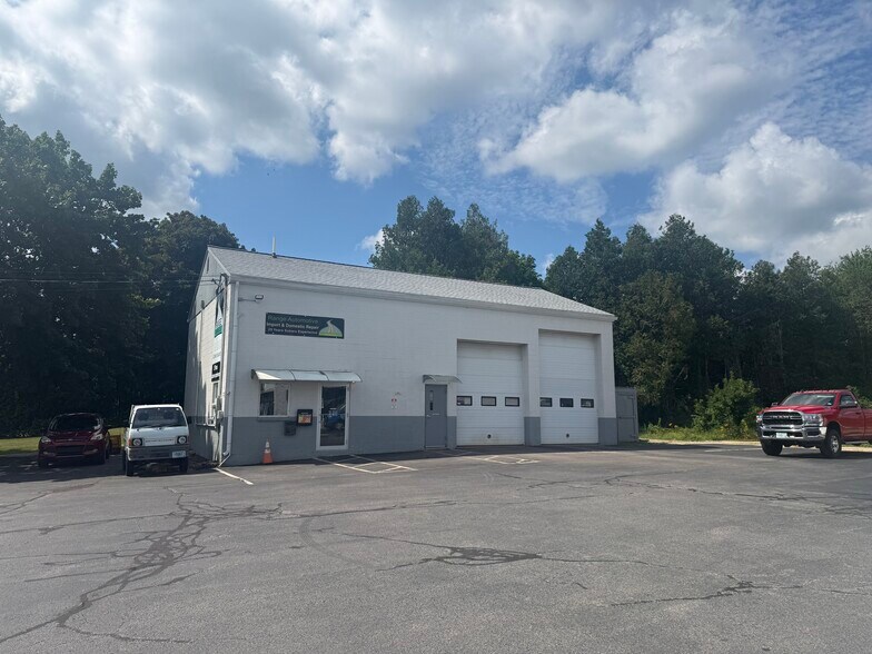 More Photos Of 445 High St, Somersworth Freestanding For Sale
