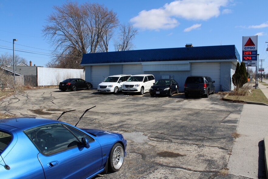 More Photos Of 463 Fond du Lac Ave, Fond Du Lac Auto Repair For Lease