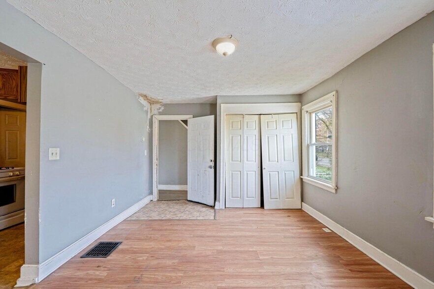 More Photos Of 1657 Sullivant Ave, Columbus Apartments For Sale