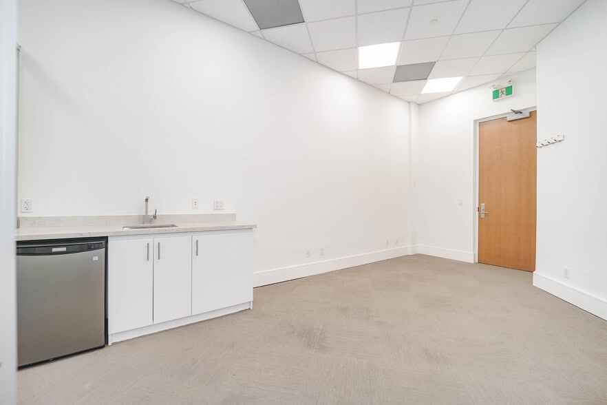 More Photos Of 4763-4789 Yonge St, Toronto Office Residential For Sale