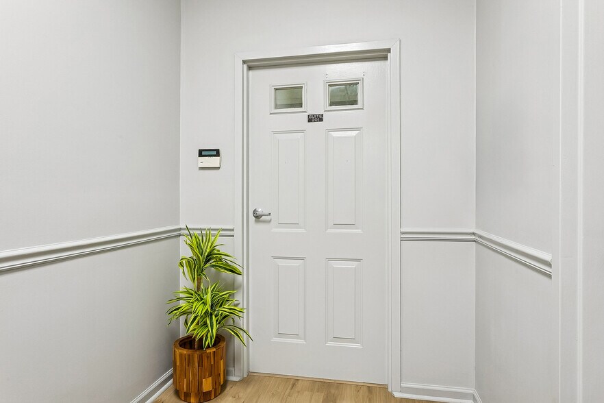More Photos Of 1616 L And A Rd, Metairie Office For Lease