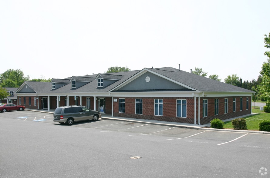 Primary Photo Of 10027 Park Cedar Dr, Charlotte Medical For Sale