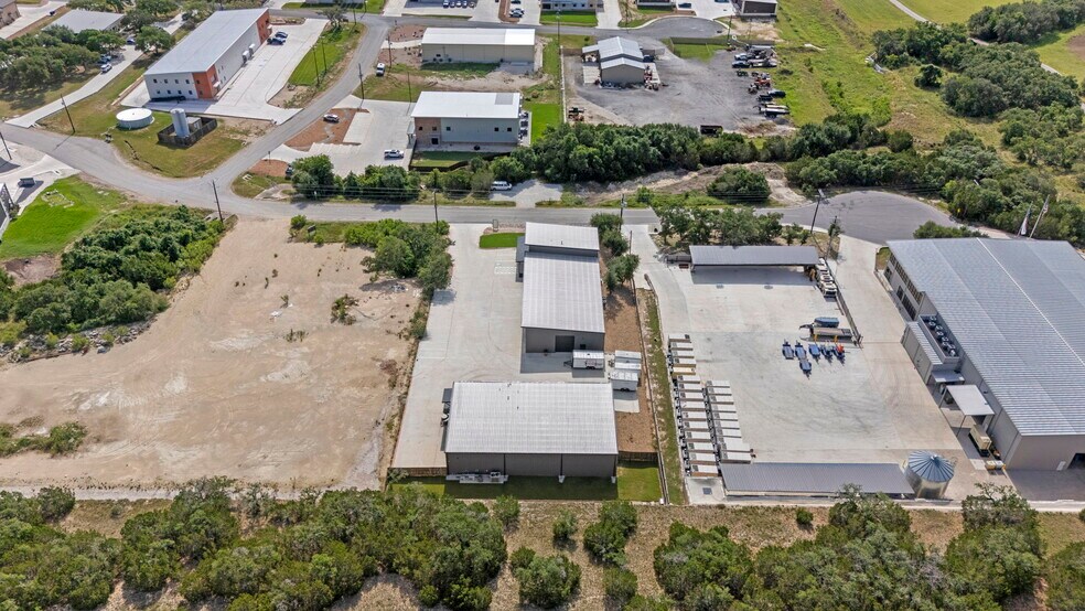 More Photos Of 39 Truss Dr, Boerne Flex For Sale