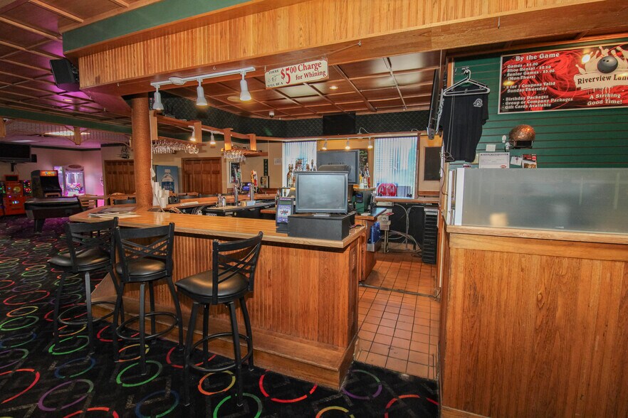 More Photos Of 125 Main St, Huron Bowling Alley For Sale