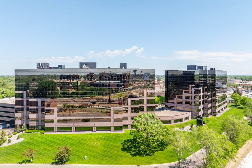 More Photos Of 2 Meridian Crossings, Richfield Office For Lease