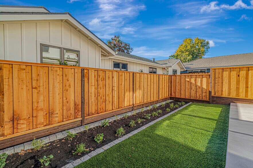 More Photos Of 1460 Kentfield Ave, Redwood City Multifamily For Sale