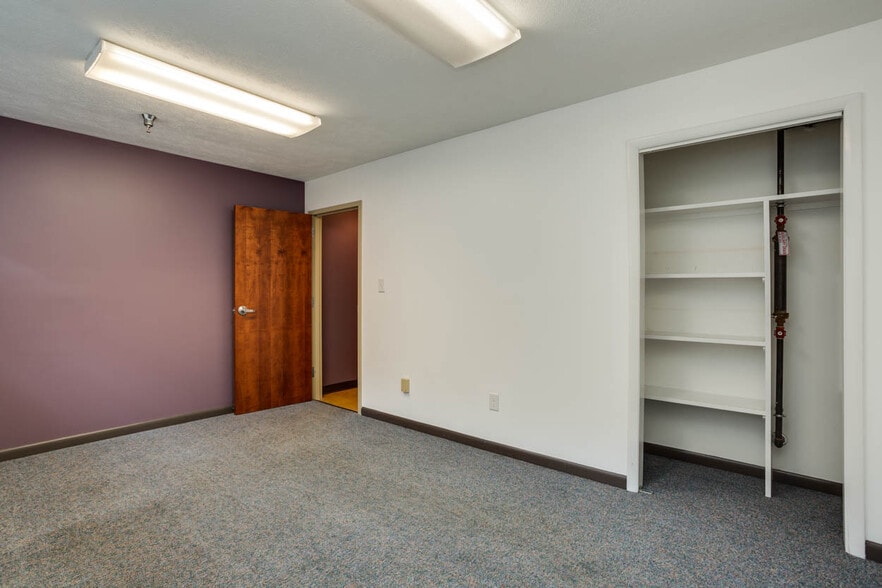 More Photos Of 1140 E Market St, Charlottesville Office For Lease